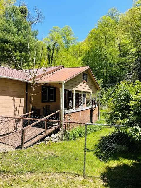 100 Mason Branch Rd, Bryson City, NC 28713