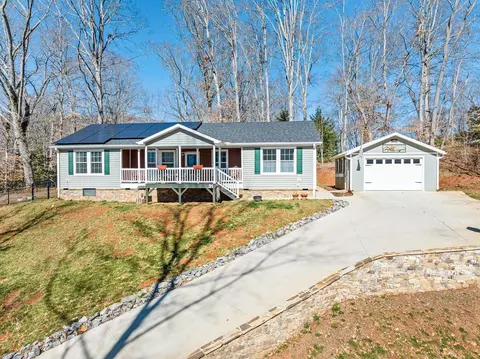 31 Bowden Ln, Waynesville, NC 28786