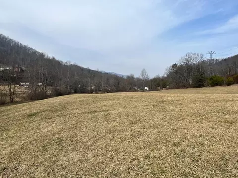 1 Lothlorien Way, Sylva, NC 28779