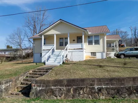 75 Love Ave, Sylva, NC 28779
