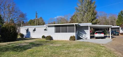 86 Maples Park Dr, Franklin, NC 28734