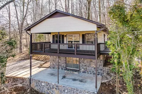 88 Haughton Williams Rd, Franklin, NC 28734