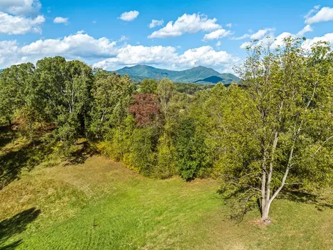 View/Area - 45 Windiridge Dr, Canton, NC 28716 photo 3 of 7