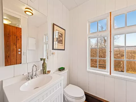 Bath - 45 Windiridge Dr, Canton, NC 28716 photo 1 of 2