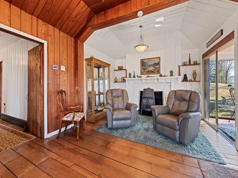 Living - 45 Windiridge Dr, Canton, NC 28716 photo 3 of 4