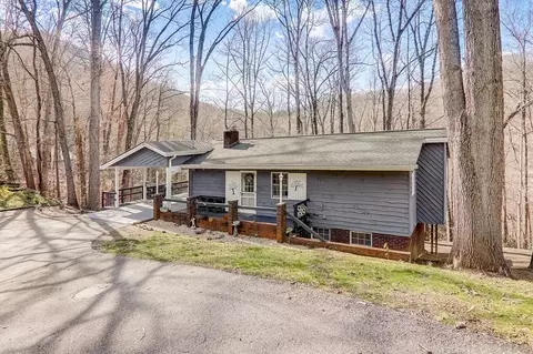 950 S Country Club Dr, Cullowhee, GA 31410
