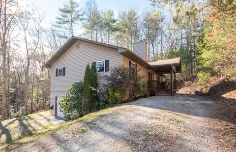 86 Woodland Cove Rd, Franklin, NC 28734