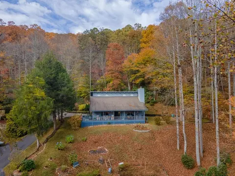 107 Bartram Trail Rd, Franklin, NC 28734