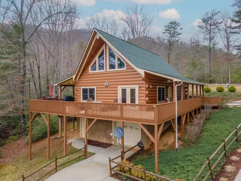 165 Dove Hollow Ln, Franklin, NC 28734