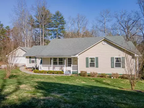 20 Stonecreek Dr, Franklin, NC 28734