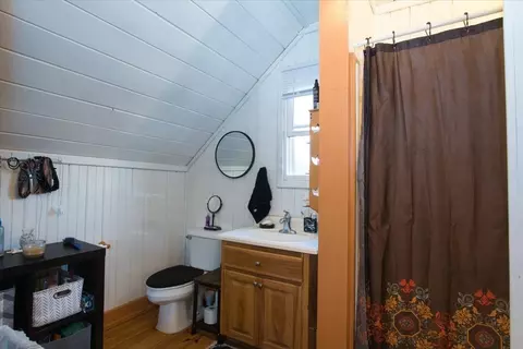 Bath - 1363 Webster Rd, Sylva, NC 28779 photo 2 of 2