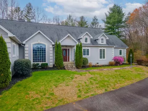 212 Crawford Ln, Franklin, NC 28734