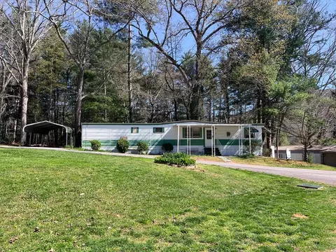3610 Apt 29 Highlands Rd, Franklin, NC 28734