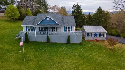 57 Golden Eagles Pt, Franklin, NC 28734