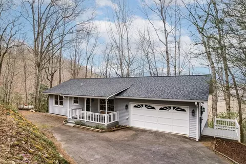 463 Cannon Trl, Franklin, NC 28734