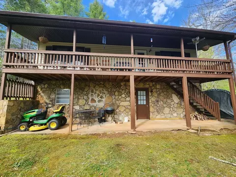 45 Old Clarks Chapel Rd, Franklin, NC 28734