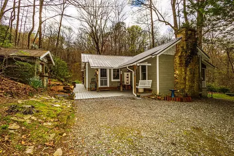 568 Crystal Creek Ln, Whittier, NC 28789