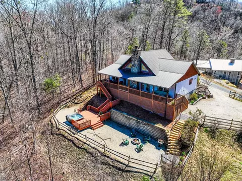 230 Lookout Pt, Bryson City, NC 28713