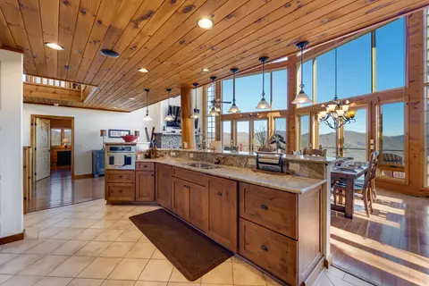Kitchen - 184 Eagle Hts, Franklin, NC 28734 photo 4 of 4