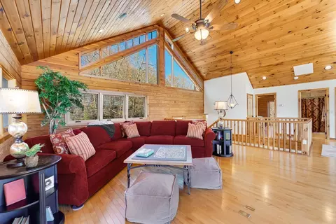 Living - 184 Eagle Hts, Franklin, NC 28734 photo 5 of 9