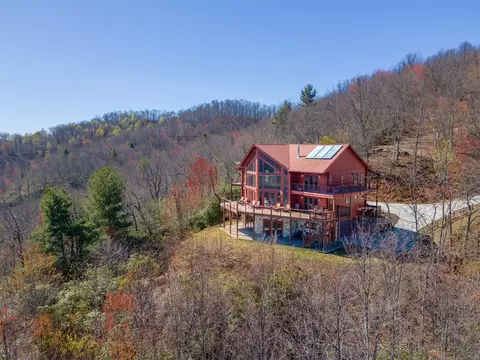 Exterior - 184 Eagle Hts, Franklin, NC 28734 photo 4 of 20