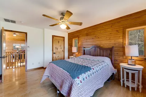 Bedroom - 184 Eagle Hts, Franklin, NC 28734 photo 4 of 8