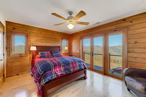 Bedroom - 184 Eagle Hts, Franklin, NC 28734 photo 5 of 8