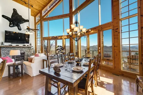Dining - 184 Eagle Hts, Franklin, NC 28734 photo 2 of 3