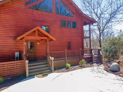 Exterior - 184 Eagle Hts, Franklin, NC 28734 photo 5 of 20