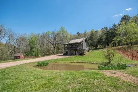 52 Little Brook Ln, Franklin, NC 28734