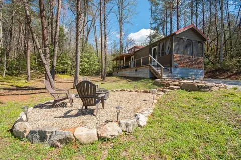 29 Little Bear Loop, Franklin, NC 28734