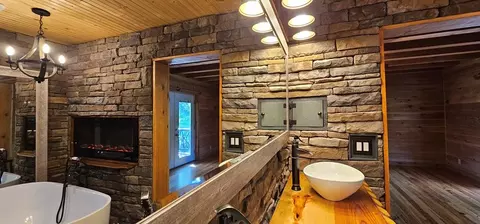 Bath - 74 Old Cove Rd, Sylva, NC 28779 photo 3 of 6