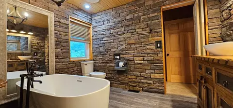 Bath - 74 Old Cove Rd, Sylva, NC 28779 photo 5 of 6