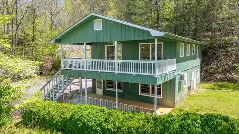 158 Marvic Hills Ln, Franklin, NC 28734