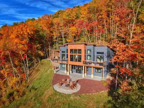 2154 Falls View Dr, Bryson City, NC 28713