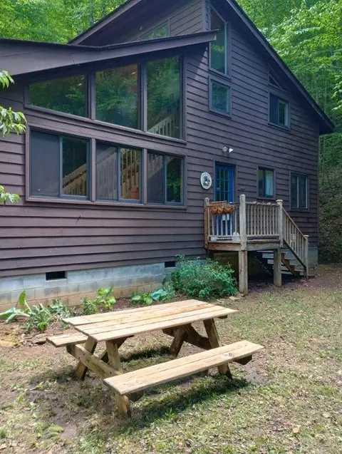 476 Orenda Dr, Franklin, NC 28734