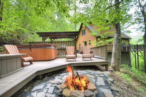 403 The Pnes, Robbinsville, NC 28771