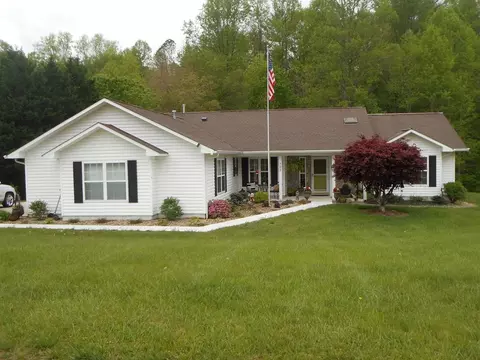362 W Coventry Dr, Franklin, NC 28734