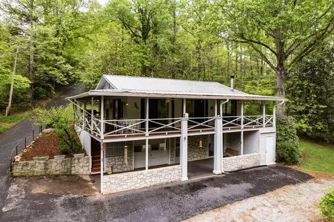 25 Rose Hill Dr, Franklin, NC 28734