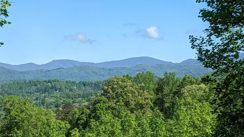 945 Gibson Rd, Franklin, NC 28734
