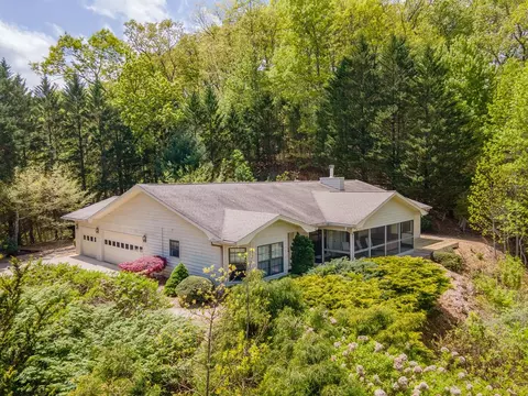 390 Reserve Rd, Franklin, NC 28734