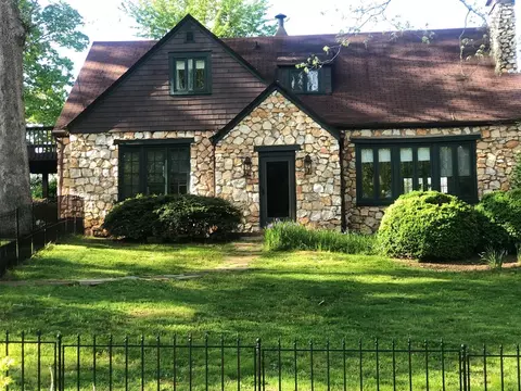 21 Hillcrest Ave, Franklin, NC 28734
