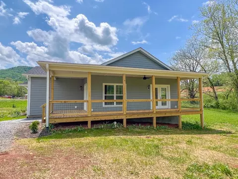 133 Ridge View Dr, Clyde, NC 28721 photo 2