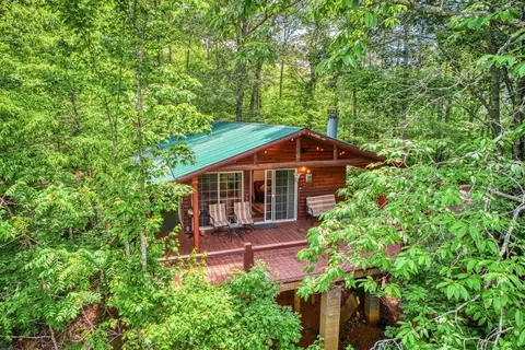 255 Pointe Overlook Rd, Bryson City, NC 28713