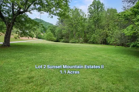 27 Autumn Trl, Franklin, NC 28734