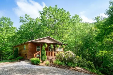 455 Orenda Dr, Franklin, NC 28734