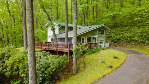 1818 Scofield Rd, Franklin, NC 28734