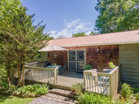 1038 Lyle Downs Rd, Franklin, NC 28734