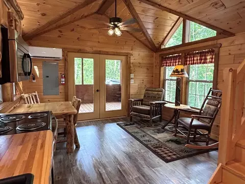 553 Kimberly Ln, Franklin, NC 28734