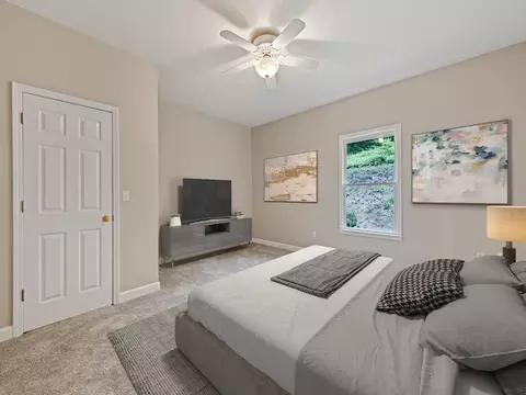 Bedroom - 86 Arcadia Lake Dr, Clyde, NC 28721 photo 3 of 7